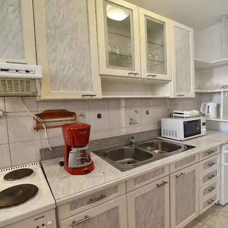 Apartment Kuki *
